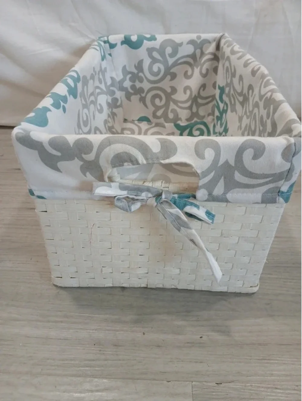 2 organizer baskets